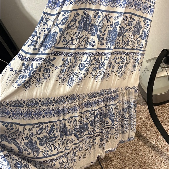 LOFT Blue and White Floral Dress - Picture 5 of 7